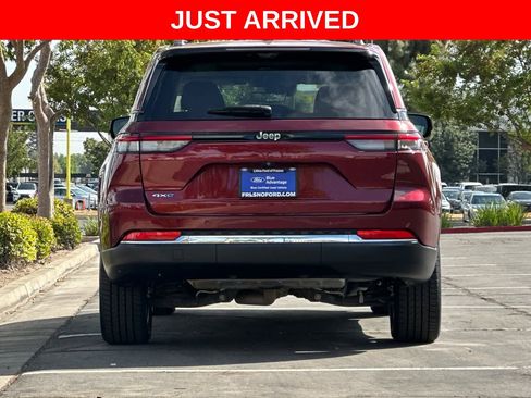 Used 2023 Jeep Grand Cherokee 4WD 4xe w/ Luxury Tech Group II image 8