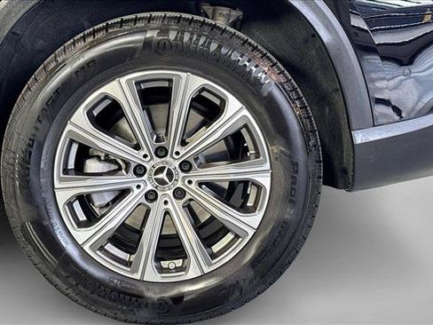 Used 2025 Mercedes-Benz GLC 300 4MATIC image 29
