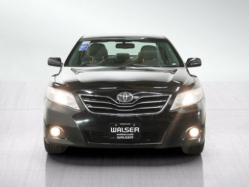 Used 2011 Toyota Camry XLE w/ XLE Extra-Value Pkg #1 FWD image 8
