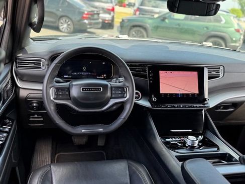 Used 2024 Jeep Wagoneer Series II AWD/4WD image 6