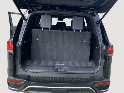 Used 2024 Lexus LX 600 F Sport image 28