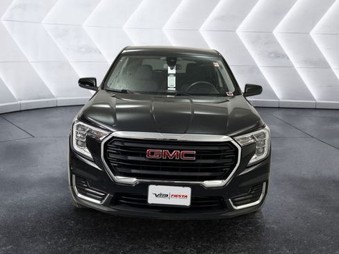 Used 2024 GMC Terrain SLE FWD image 2