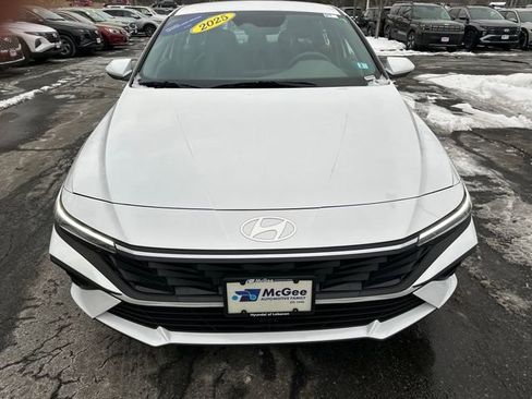Certified 2025 Hyundai Elantra Blue image 8