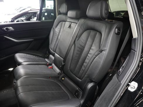 Used 2021 BMW X7 xDrive40i w/ Parking Assistance Package AWD/4WD image 25
