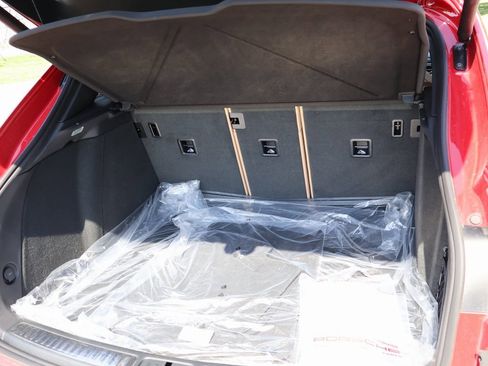 Used 2025 Porsche Macan image 17