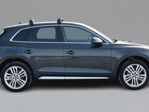 Used 2020 Audi Q5 2.0T Premium Plus w/ Premium Plus Package image 4