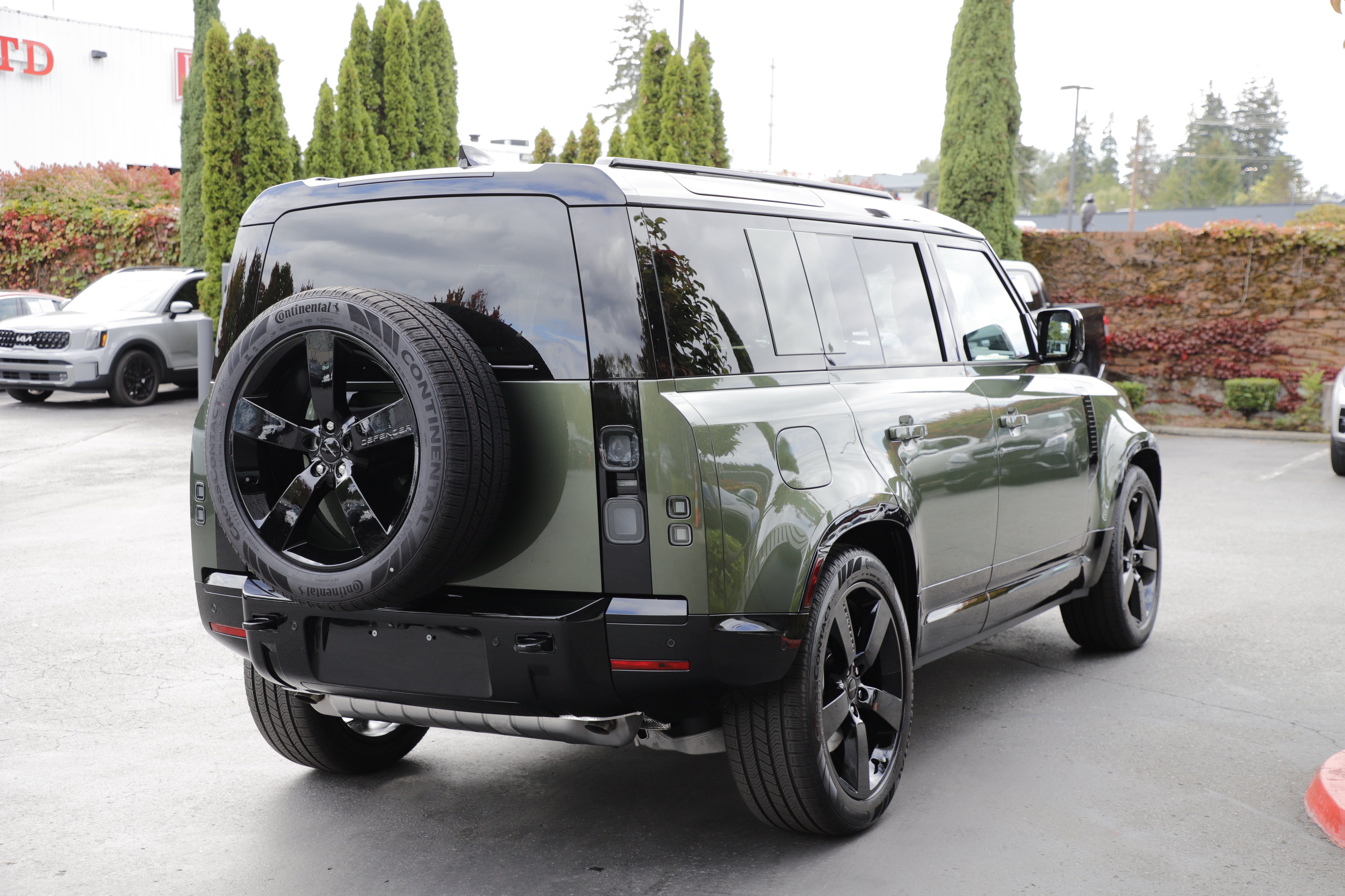 New 2026 Land Rover Defender 110 X-Dynamic SE AWD/4WD image 8