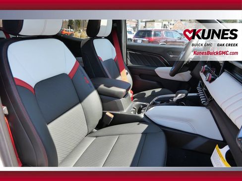 Used 2026 GMC Canyon AT4X w/ LPO, Black Badging Package AWD/4WD image 25