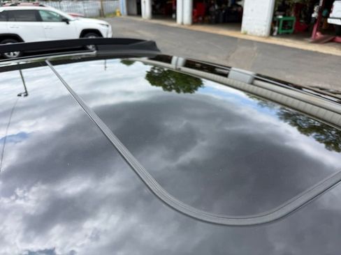 Used 2025 Subaru Crosstrek 2.0i Premium image 3