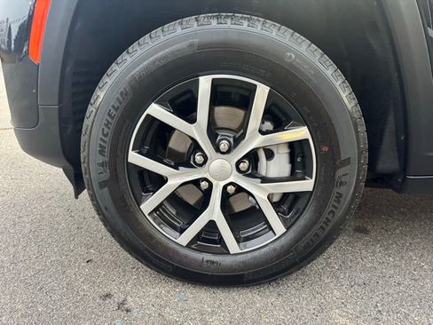 Certified 2025 Jeep Grand Cherokee Limited image 31