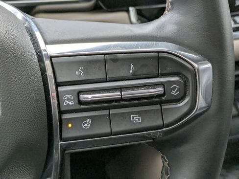 Certified 2024 GMC Canyon Denali image 18