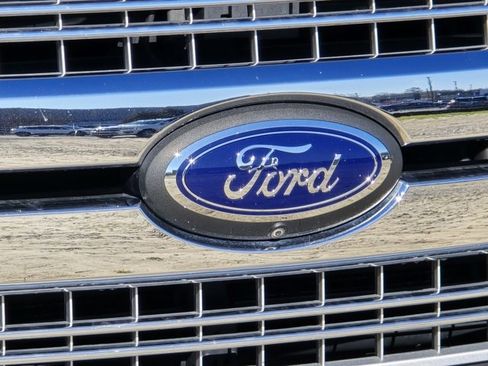 Used 2019 Ford F150 Lariat w/ Equipment Group 502A Luxury image 5