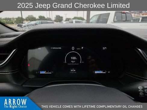 Used 2025 Jeep Grand Cherokee Limited AWD/4WD image 26