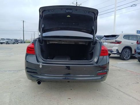 Used 2017 BMW 320i Sedan image 9