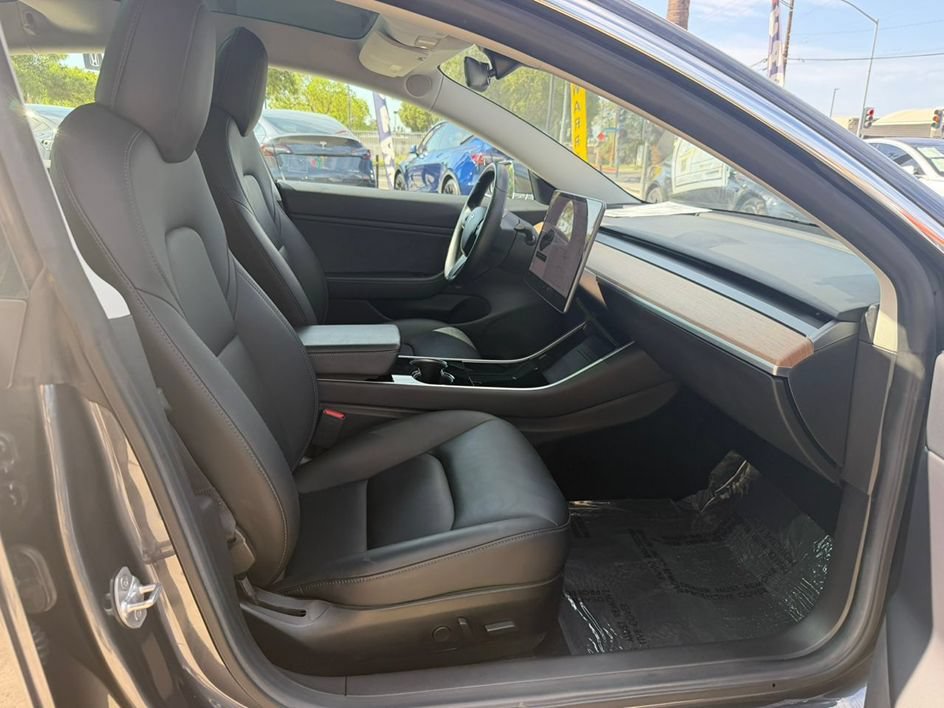 Used 2019 Tesla Model 3 Standard Range Plus RWD image 18