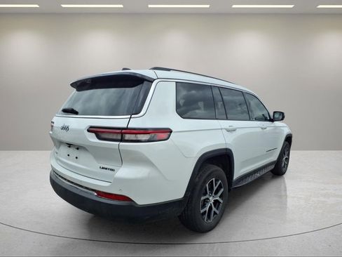 Used 2023 Jeep Grand Cherokee L Limited w/ Luxury Tech Group II AWD/4WD image 3