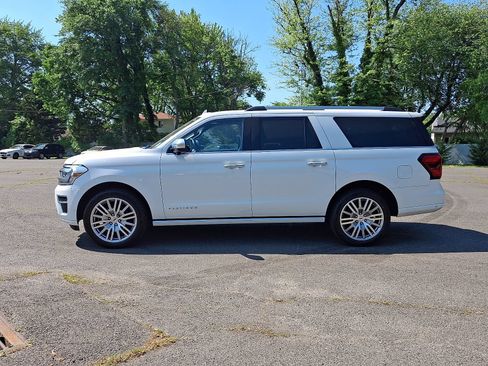 Certified 2024 Ford Expedition Max Platinum AWD/4WD image 4
