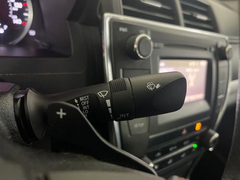 Used 2017 Toyota Camry SE image 62