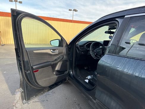 Used 2022 Ford Escape SEL image 6