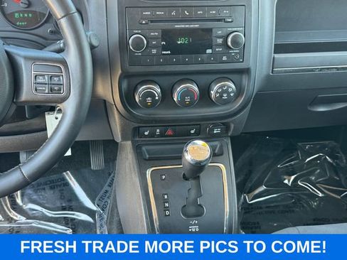 Used 2012 Jeep Compass Latitude FWD image 16