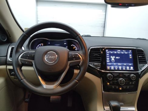 Used 2022 Jeep Grand Cherokee Laredo E image 22