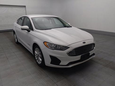 Used 2019 Ford Fusion SE FWD image 13