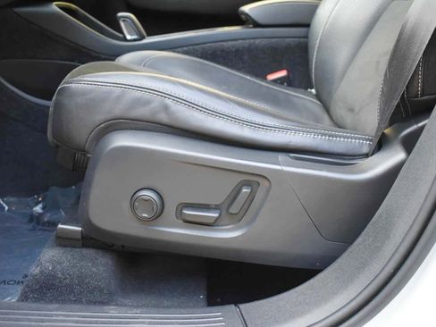 Used 2019 Volvo XC40 T5 R-Design AWD/4WD image 79