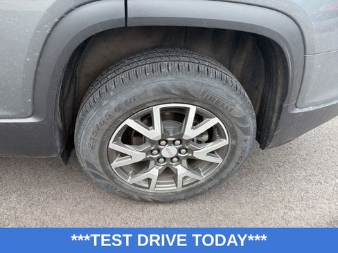 Used 2020 GMC Acadia SLE w/ Driver Convenience Package image 10