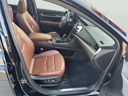 Used 2022 Cadillac XT5 Premium Luxury w/ Technology Package AWD/4WD image 28