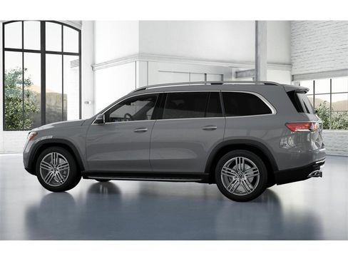 New 2026 Mercedes-Benz GLS 450 4MATIC image 32
