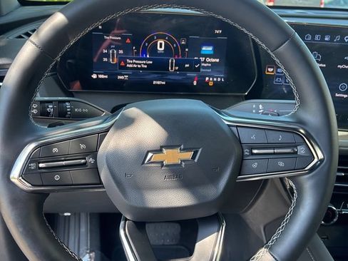 Used 2026 Chevrolet Traverse LT AWD/4WD image 13