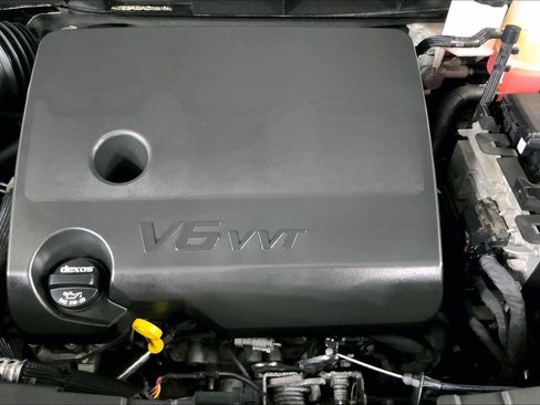 Used 2023 Chevrolet Traverse LT w/ LT Premium Package AWD/4WD image 10