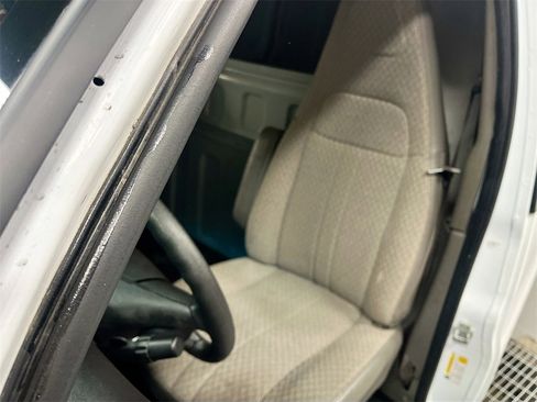 Used 2024 Chevrolet Express 2500 Work Van w/ Driver Convenience Package image 18