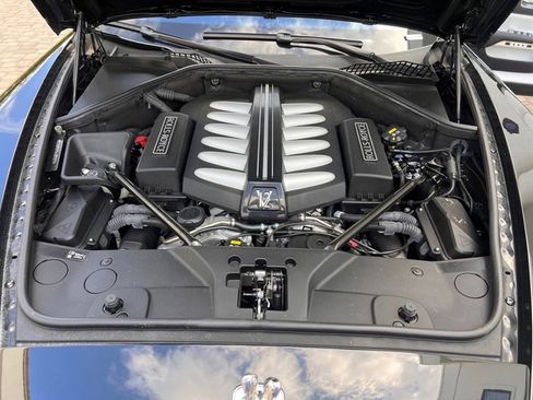 Used 2019 Rolls-Royce Wraith image 23
