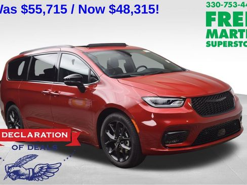 New 2026 Chrysler Pacifica Limited w/ S Appearance Package image 1