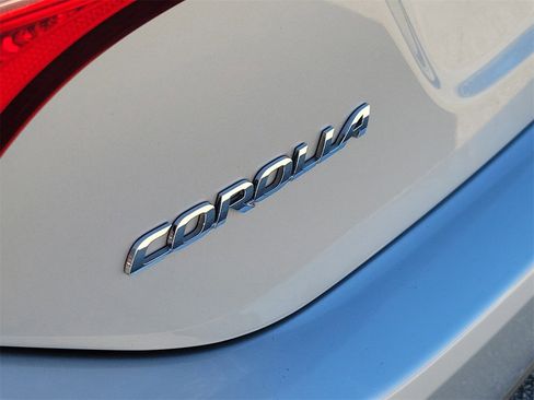 Used 2019 Toyota Corolla LE image 6