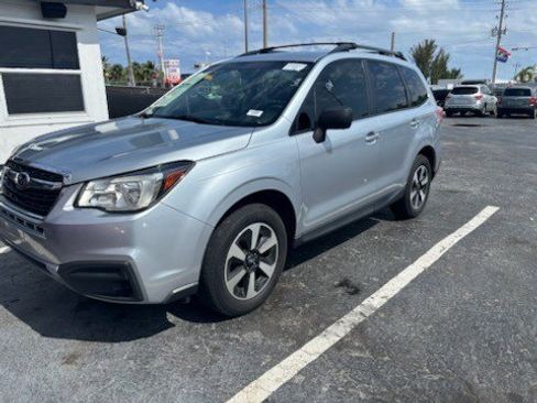 Used 2017 Subaru Forester 2.5i w/ Alloy Wheel Package image 3