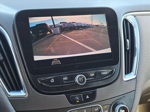 Used 2020 Chevrolet Malibu LT image 13