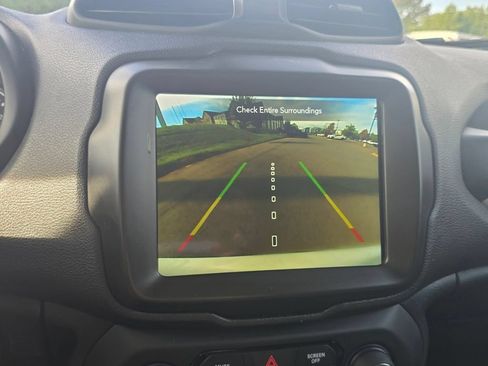 Used 2023 Jeep Renegade Trailhawk AWD/4WD image 30