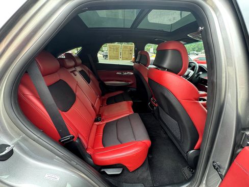 Used 2022 Genesis GV70 2.5T w/ Sport Prestige Package image 16