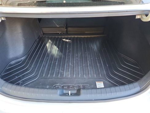 Used 2024 Kia Forte LXS image 7