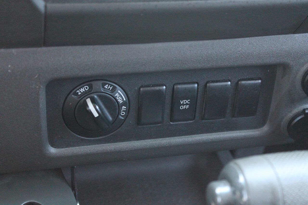 Used 2006 Nissan Xterra S AWD/4WD image 36