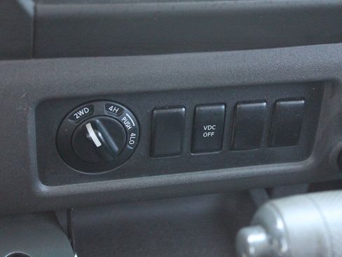 Used 2006 Nissan Xterra S AWD/4WD image 36