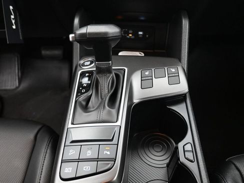 New 2026 Kia Sportage EX FWD image 32