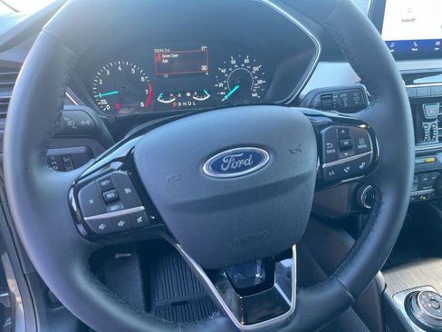 Used 2022 Ford Escape SE w/ SE Sport Appearance Package image 14