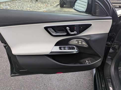 New 2026 Mercedes-Benz E 53 AMG e 4MATIC Sedan image 11