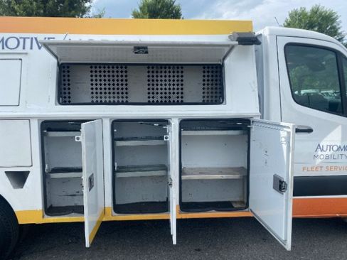 Used 2019 Freightliner Sprinter 3500 w/ Premium Package RWD image 9