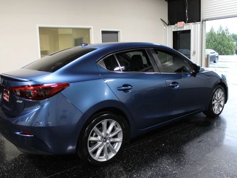 Used 2017 MAZDA MAZDA3 Grand Touring w/ Premium Equipment Package FWD image 5