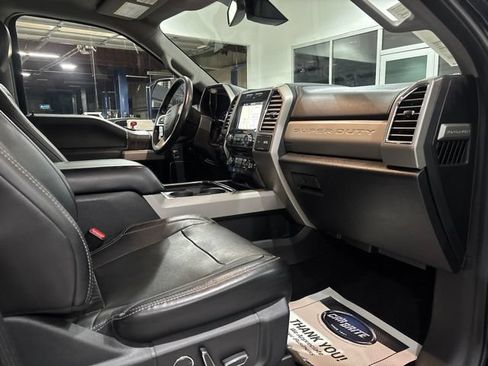 Used 2017 Ford F250 Lariat w/ Lariat Ultimate Package AWD/4WD image 37
