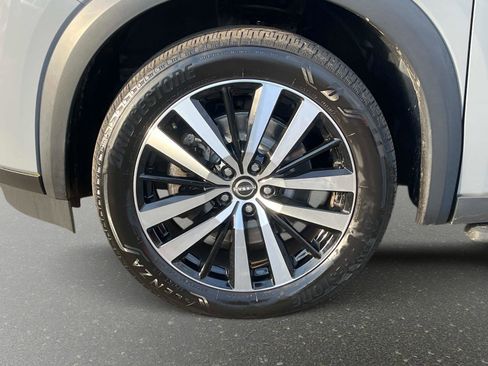 Certified 2023 Nissan Pathfinder Platinum w/ Lighting Package (N93) image 9